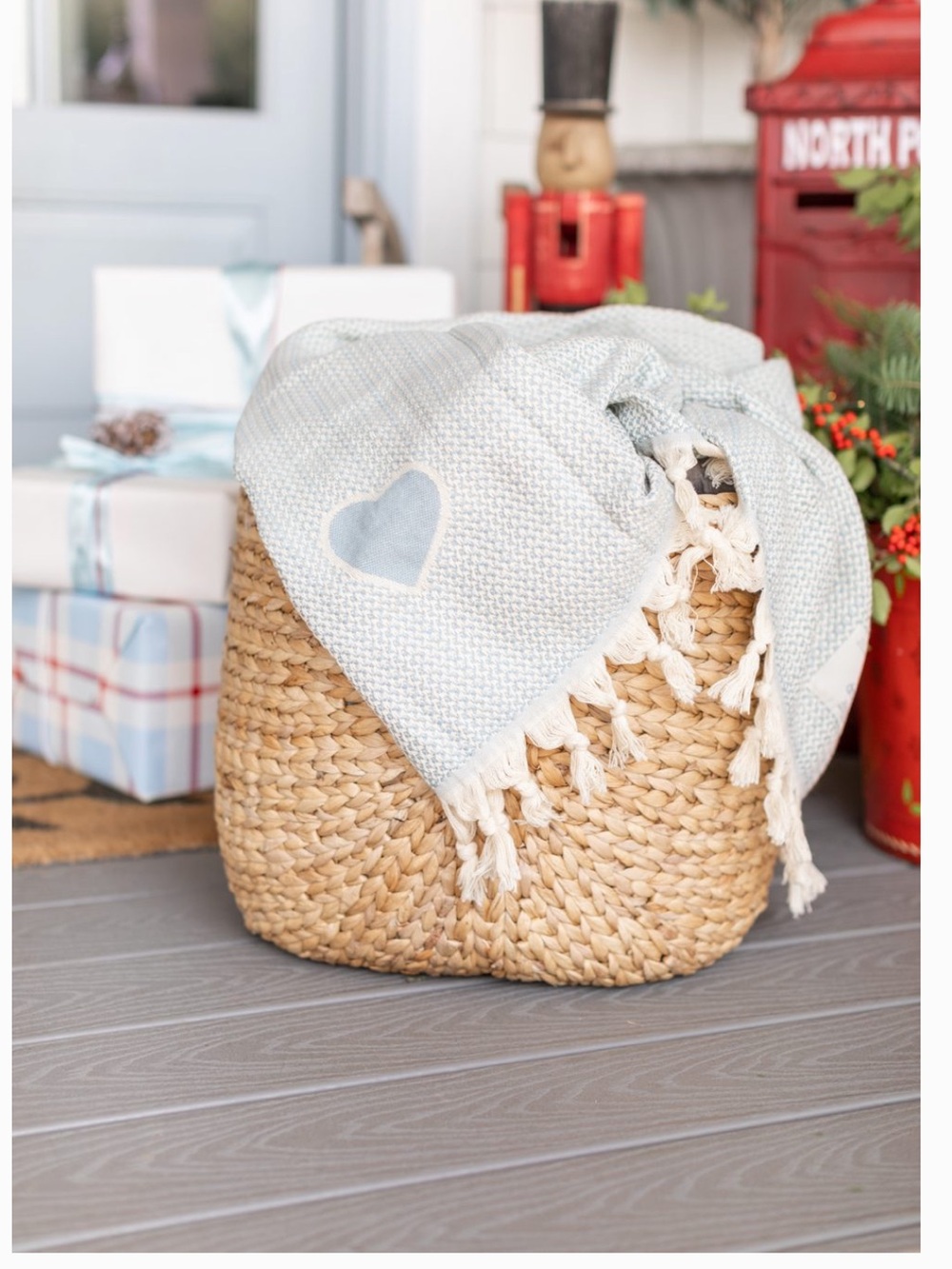Jilly Box Droplet Home Goods Blanket